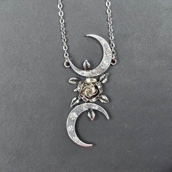 🎃 Double Crescent Moon and Rose Necklace (NWOT) - Picture 2 of 6